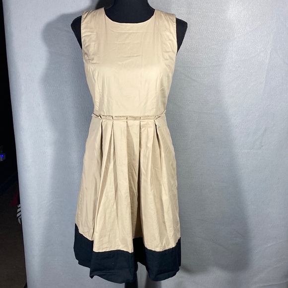 Talbots Dresses & Skirts - Talbots Petites Cute Khaki dress Sz 4